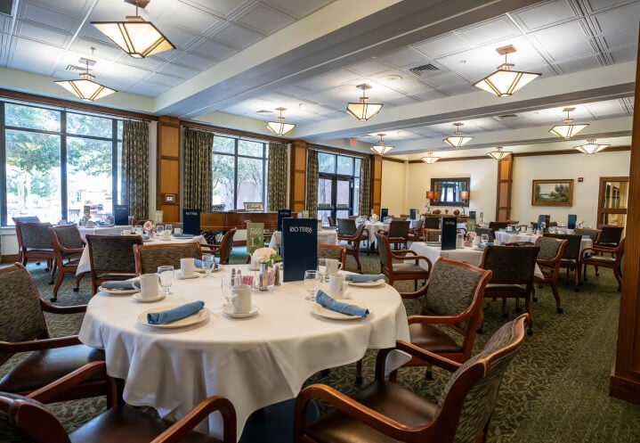 Elegant Dining Room Elderly Residents in Assisted Living Elegant Dining Room Elderly Residents in Assisted Living